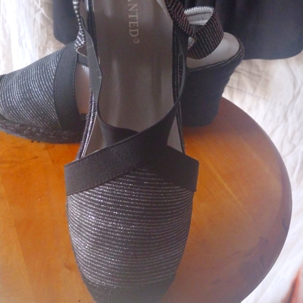 Top - Picture 6 of 12